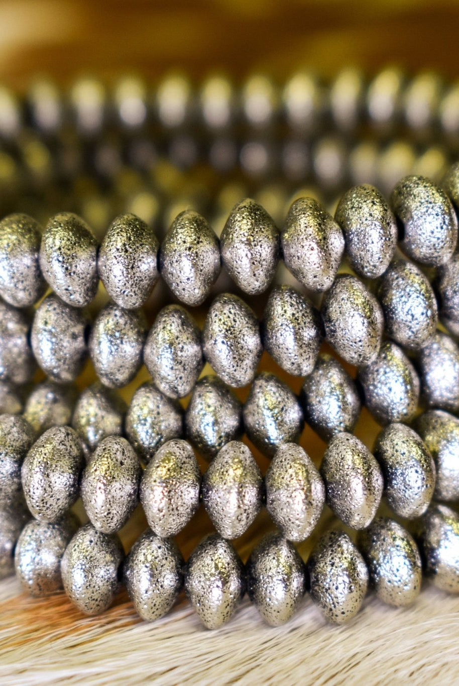 18K White Gold Plated 5 Disc Beaded Stretch Bracelet Set - Deadwood South Boutique & Company LLC