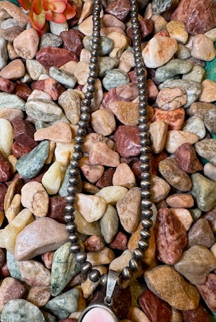 Paula Pink Conch Fashion Necklace-Jewelry-Deadwood South Boutique & Company LLC-Deadwood South Boutique, Women's Fashion Boutique in Henderson, TX