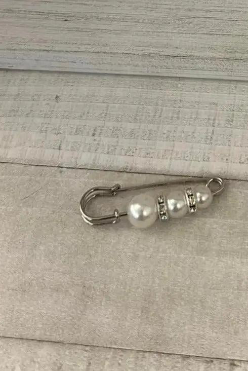 Pearl Brooch Pins - Deadwood South Boutique & Company LLC