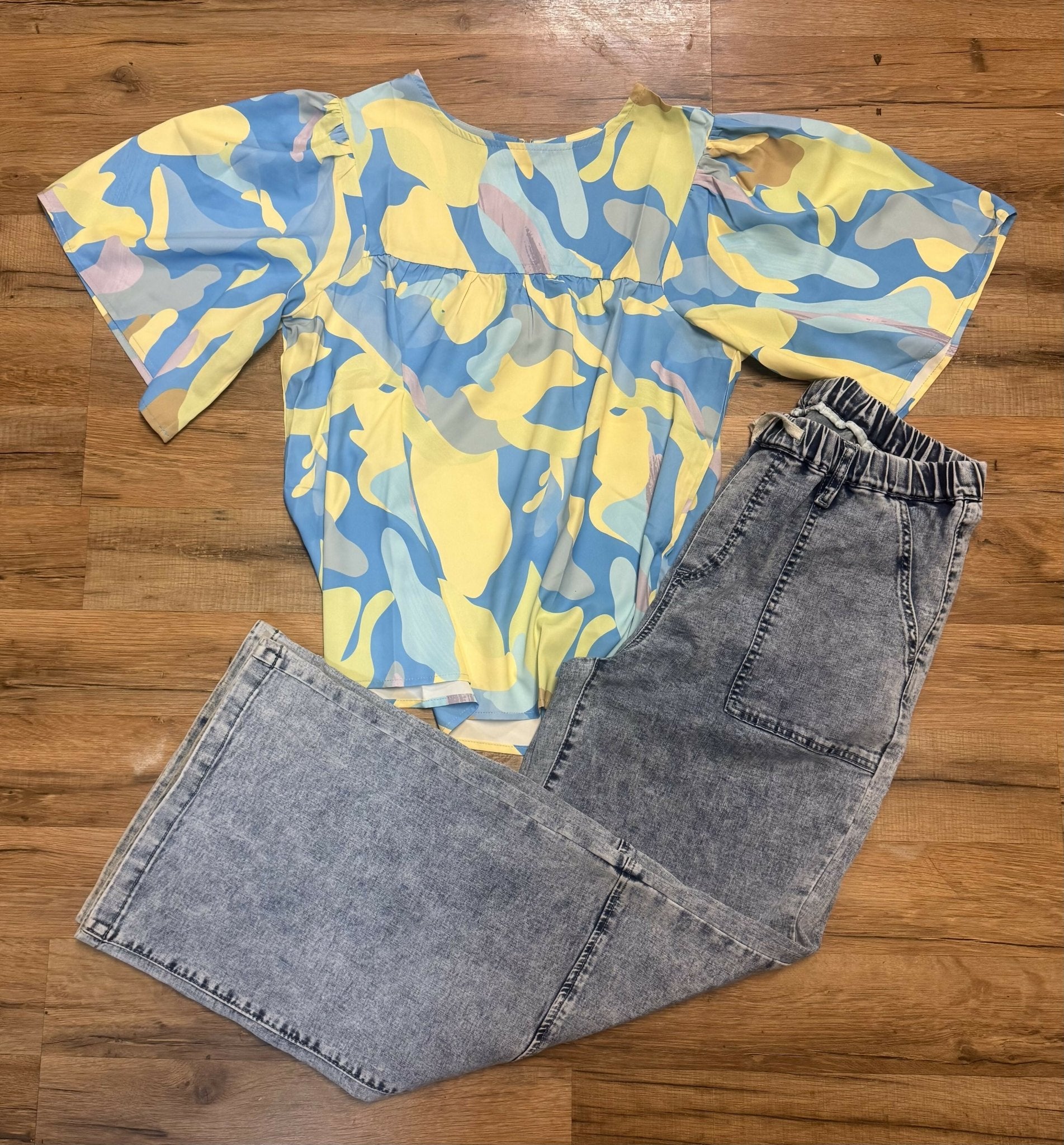 Ava Abstract Crew Neck Blouse - Deadwood South Boutique & Company LLC