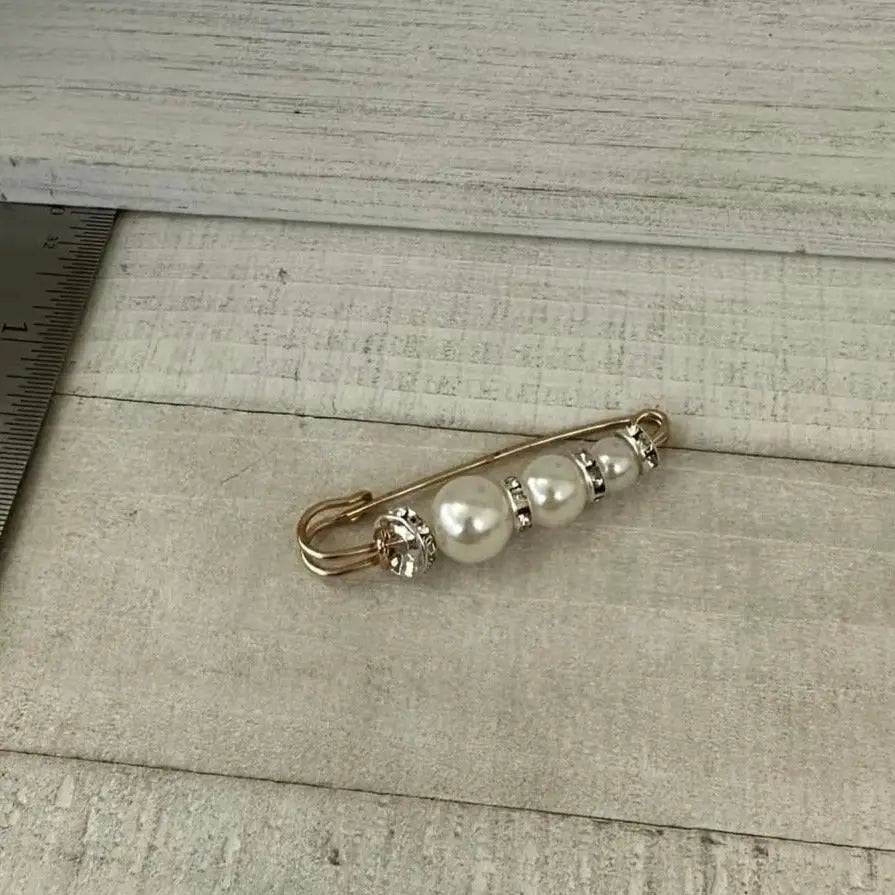 Pearl Brooch Pins - Deadwood South Boutique & Company LLC