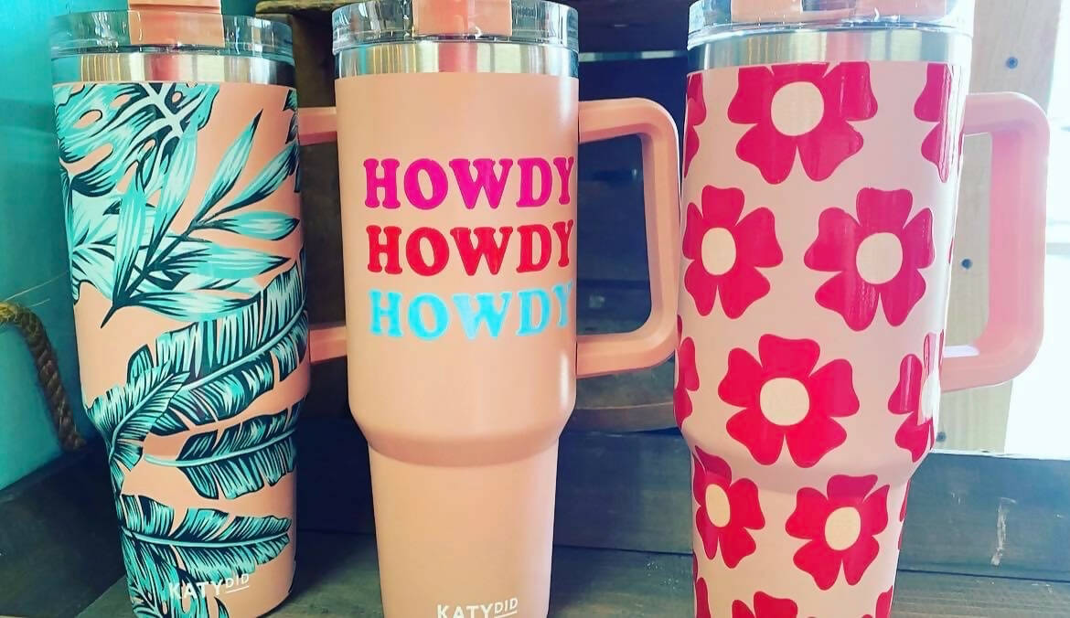 NEW 40oz tumblers along with new colors from @@owal!!😍 This isn't